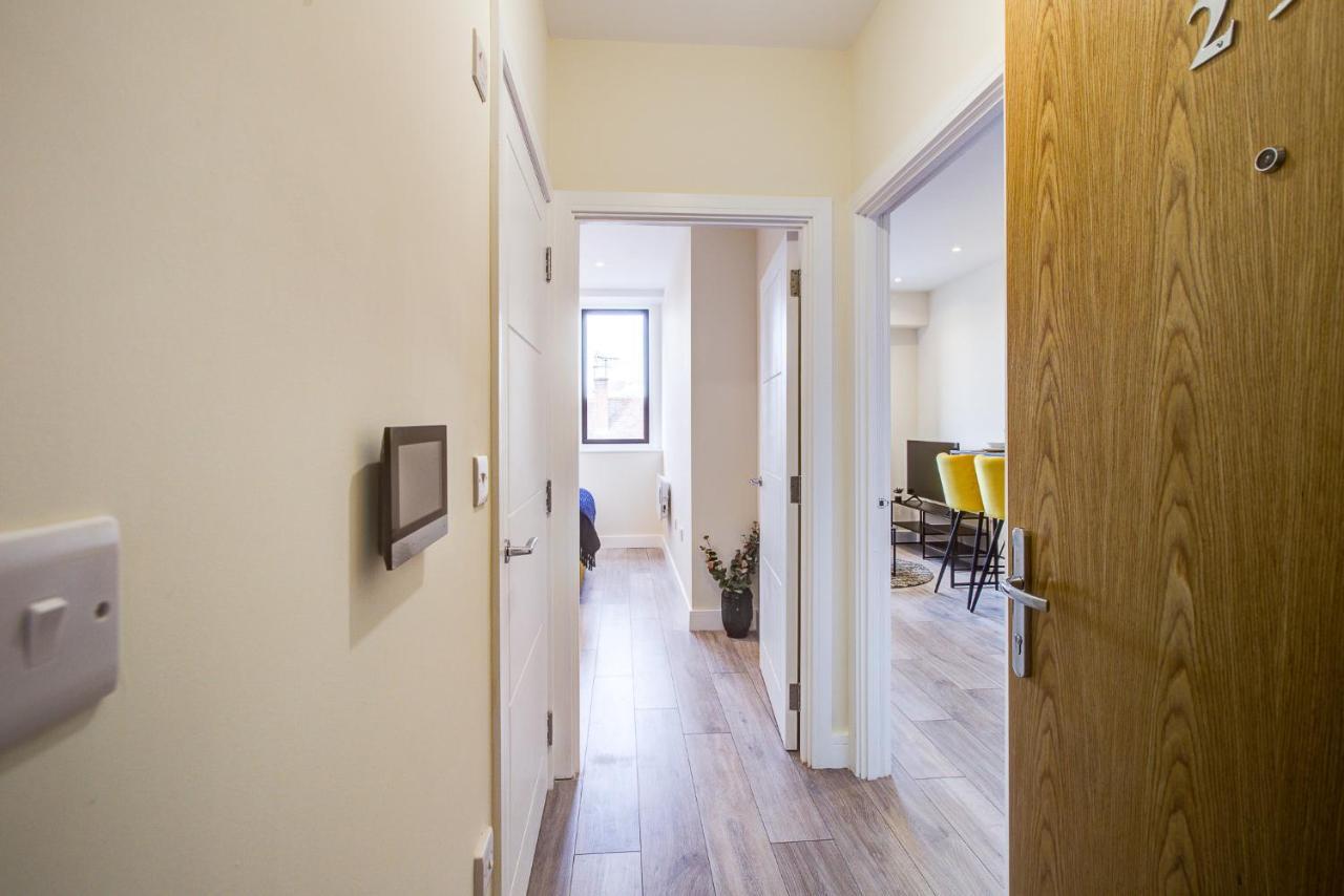 Hybrid Resi - London, Sutton With Onsite Car Parking Apartment Cheam Luaran gambar